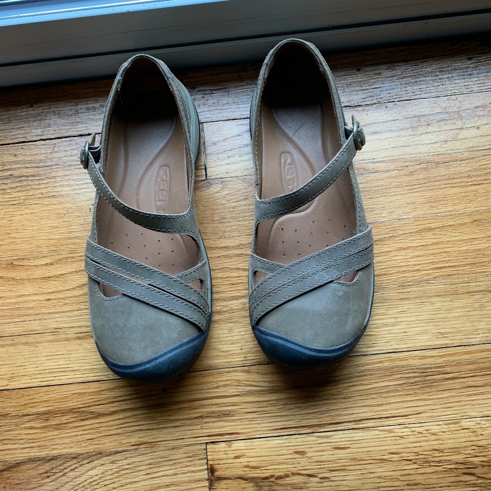 Tan Keen Mary Jane’s EU size 40 US 9.5